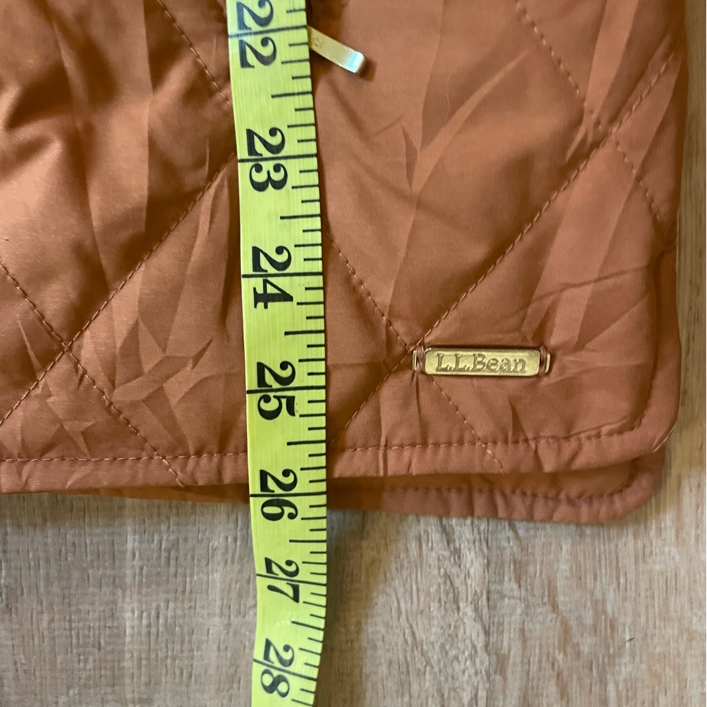 LL Bean Quilted Lightweight Jacket in Rust - Picture 9 of 11